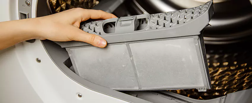 Signs Of A Clogged Dryer Lint Trap in Glendale Heights, Illinois